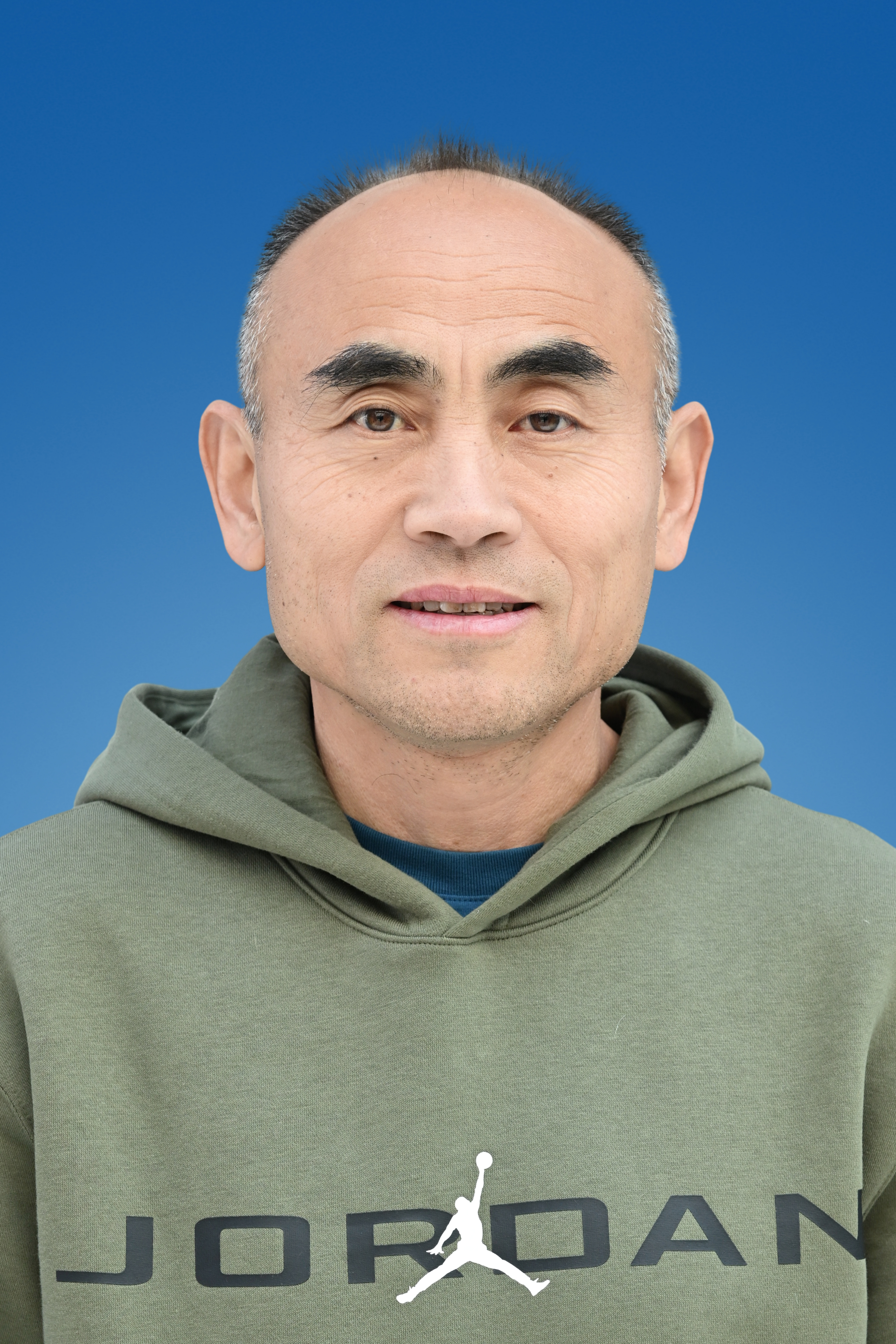 周兴伟.jpg